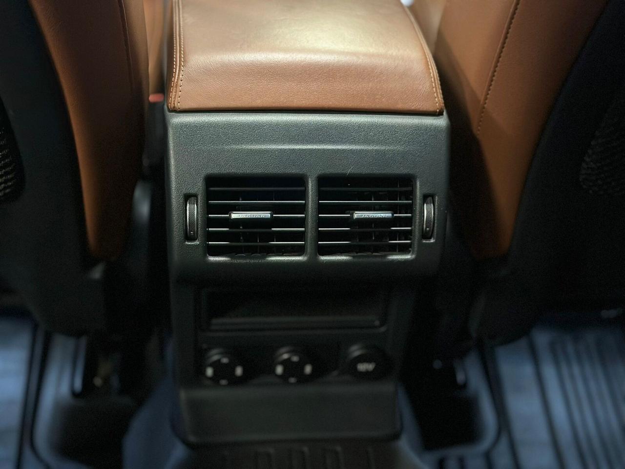 Jaguar F-Pace 2.0 D 180 CV AWD aut. Portfolio