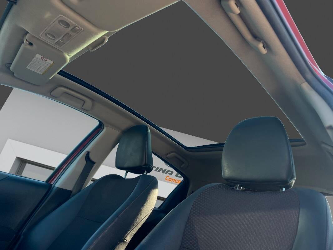 Toyota Yaris 1.4 d-4d 5p con TETTO PANORAMICO E NAVI