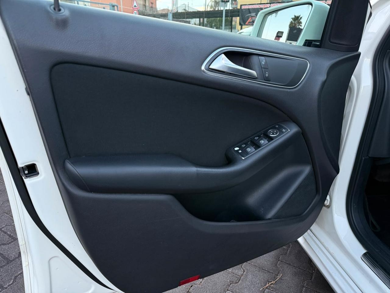 Mercedes-benz B 180 CDI AMG Automatic TETTO APRIBILE - 2013
