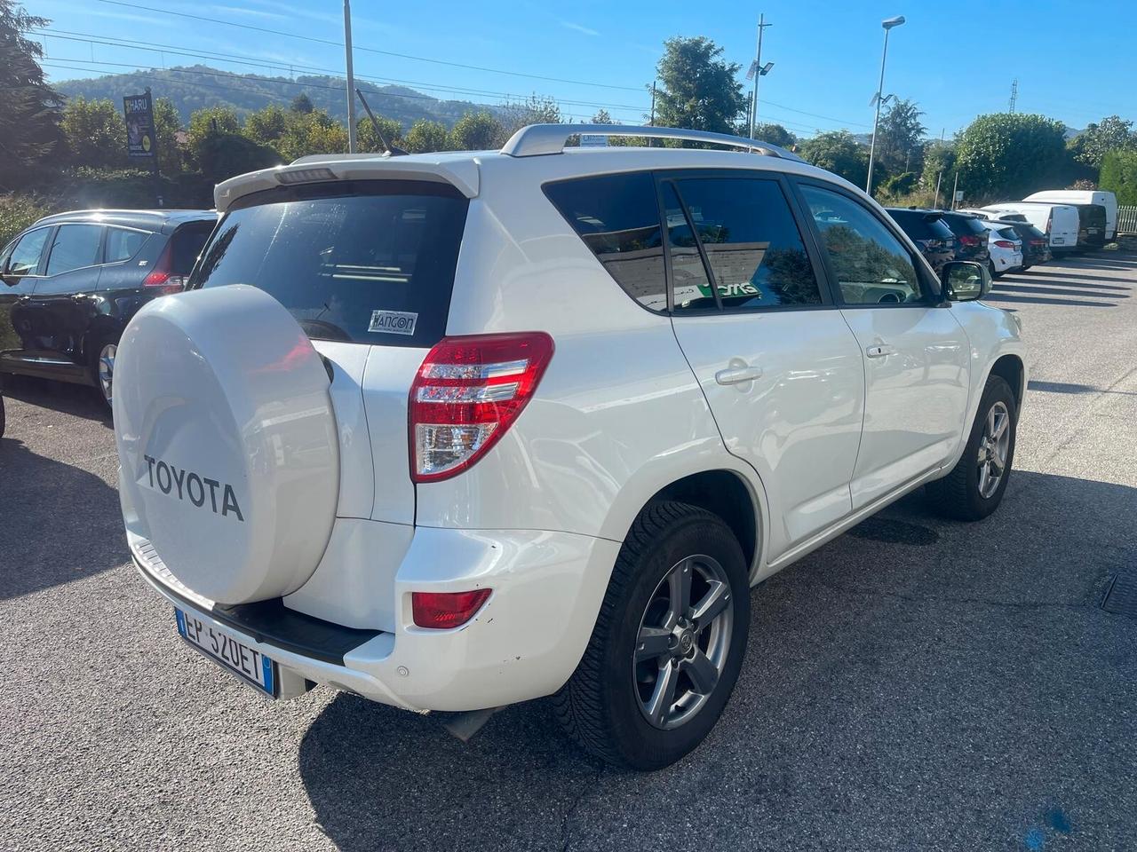 Toyota RAV 4 RAV4 2.2 D-4D 150 CV Lounge