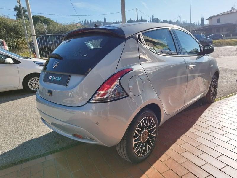 Lancia Ypsilon 1.0 FireFly 5 porte S&S Hybrid Platino