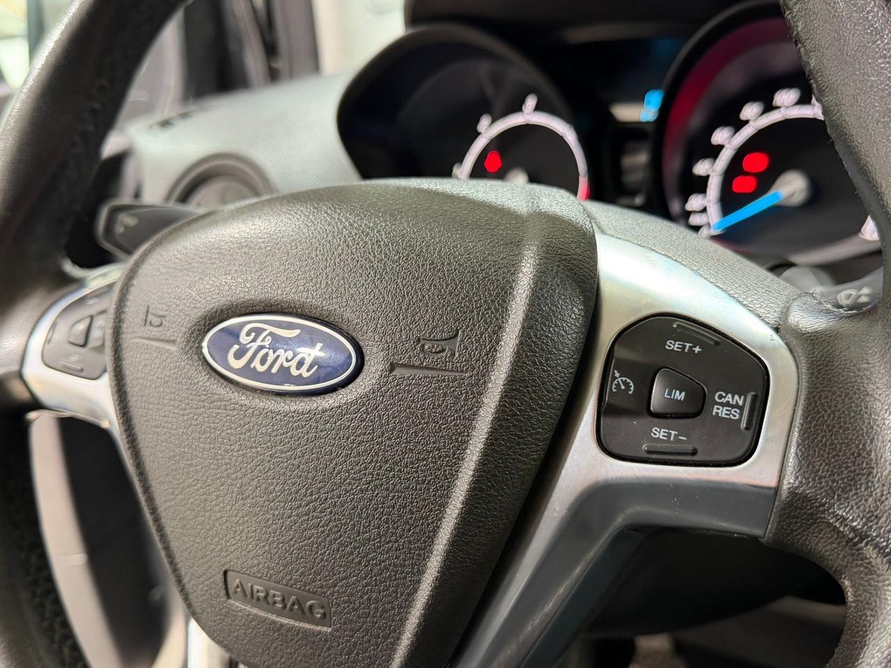 Ford Tourneo Courier 1.5 TDCI 75 CV Sport 5 Posti