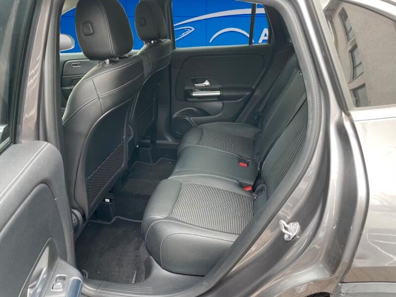 MERCEDES GLA (H247) GLA 200 Automatic ...