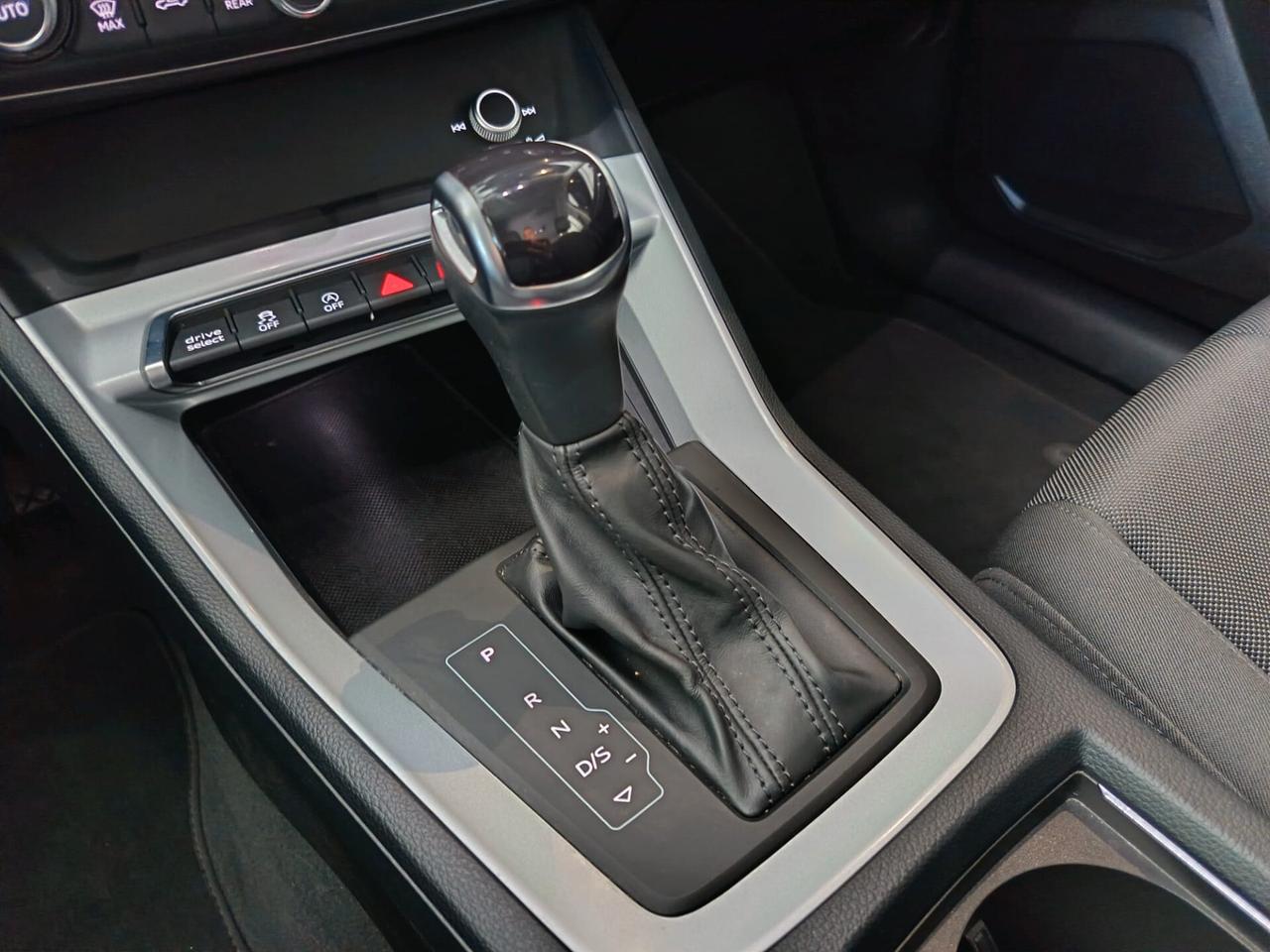 Audi Q3 35 TDI S tronic Business