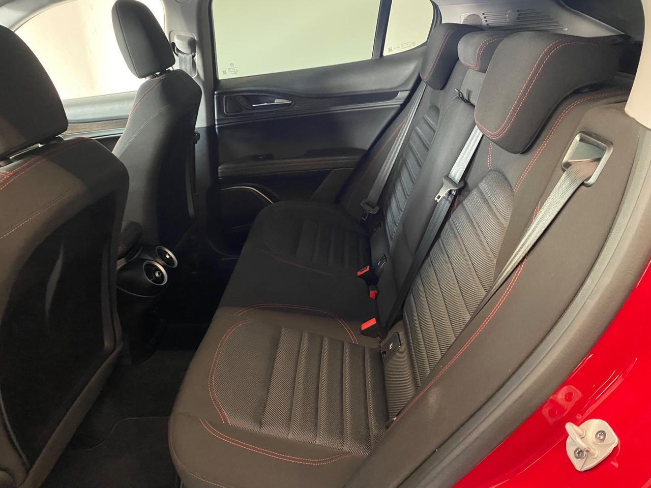 Alfa Romeo Stelvio 2.2 t Aziendale- Palette F1 al volante