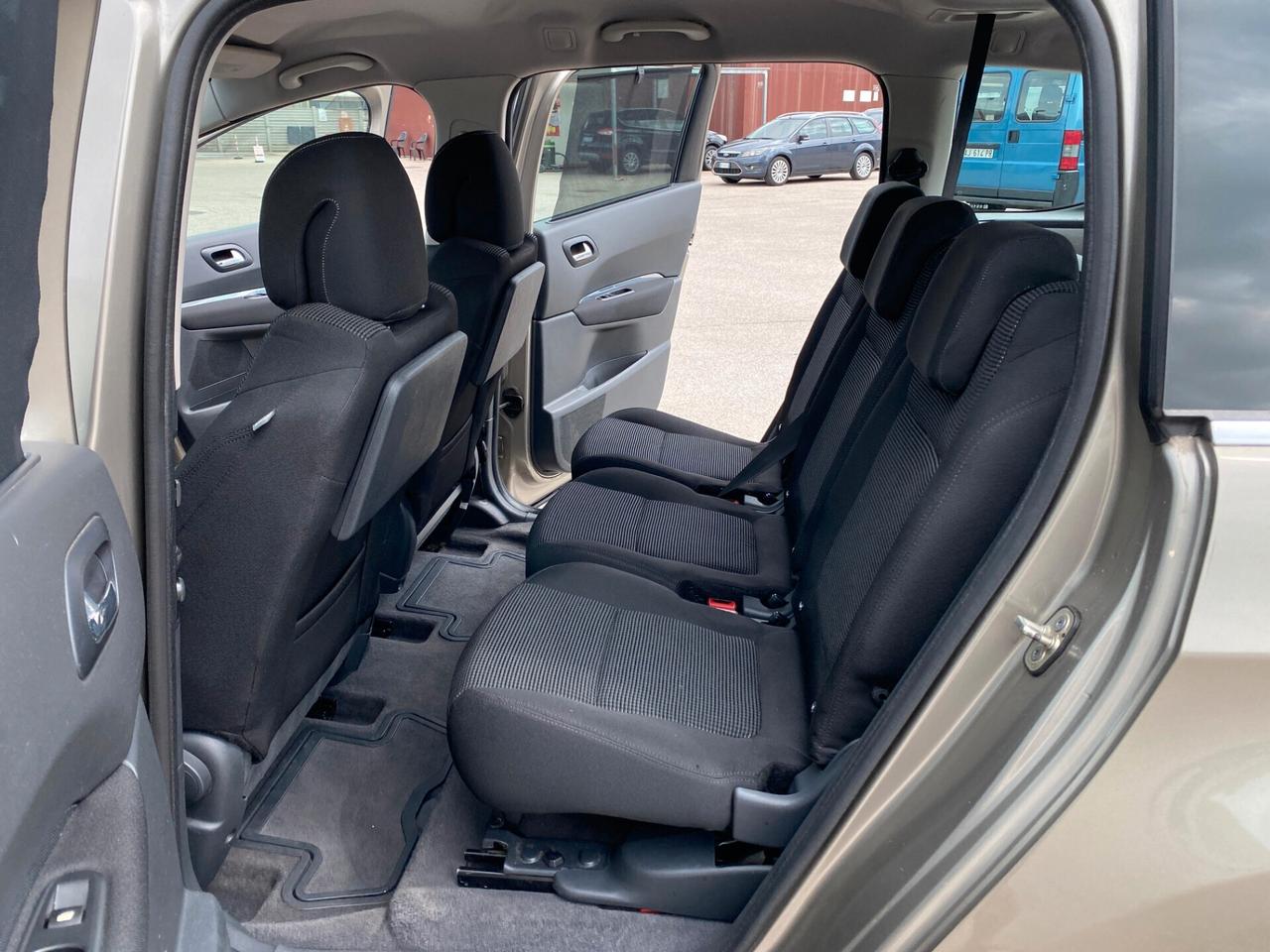 Peugeot 5008 1.6 HDi LEGGI BENE!