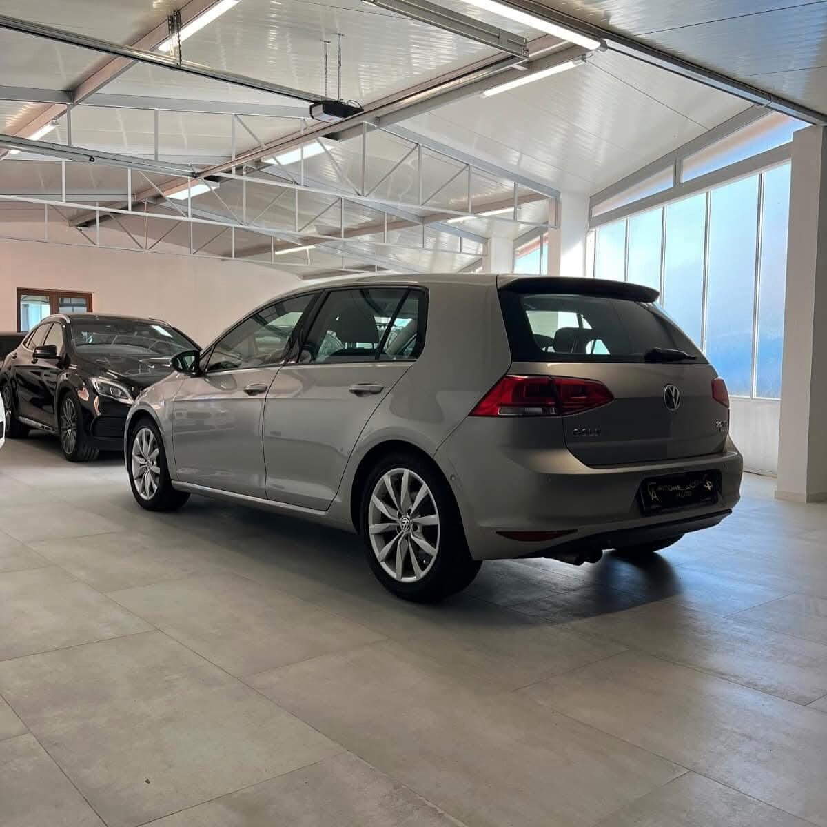 Volkswagen Golf 2.0 TDI DSG 5p. Highline BlueMotion Technology