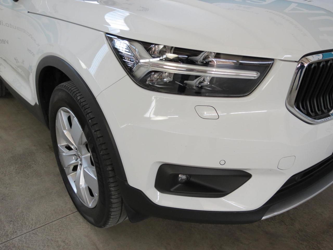 Volvo XC40 T3 163 cv Geartronic Momentum