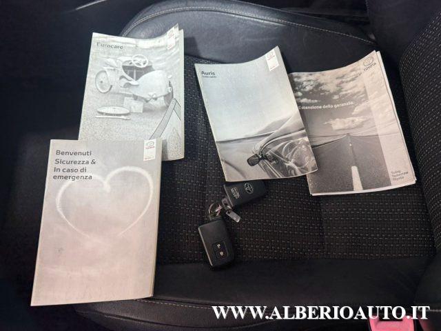 TOYOTA Auris 1.4 D-4D Lounge + TETTO