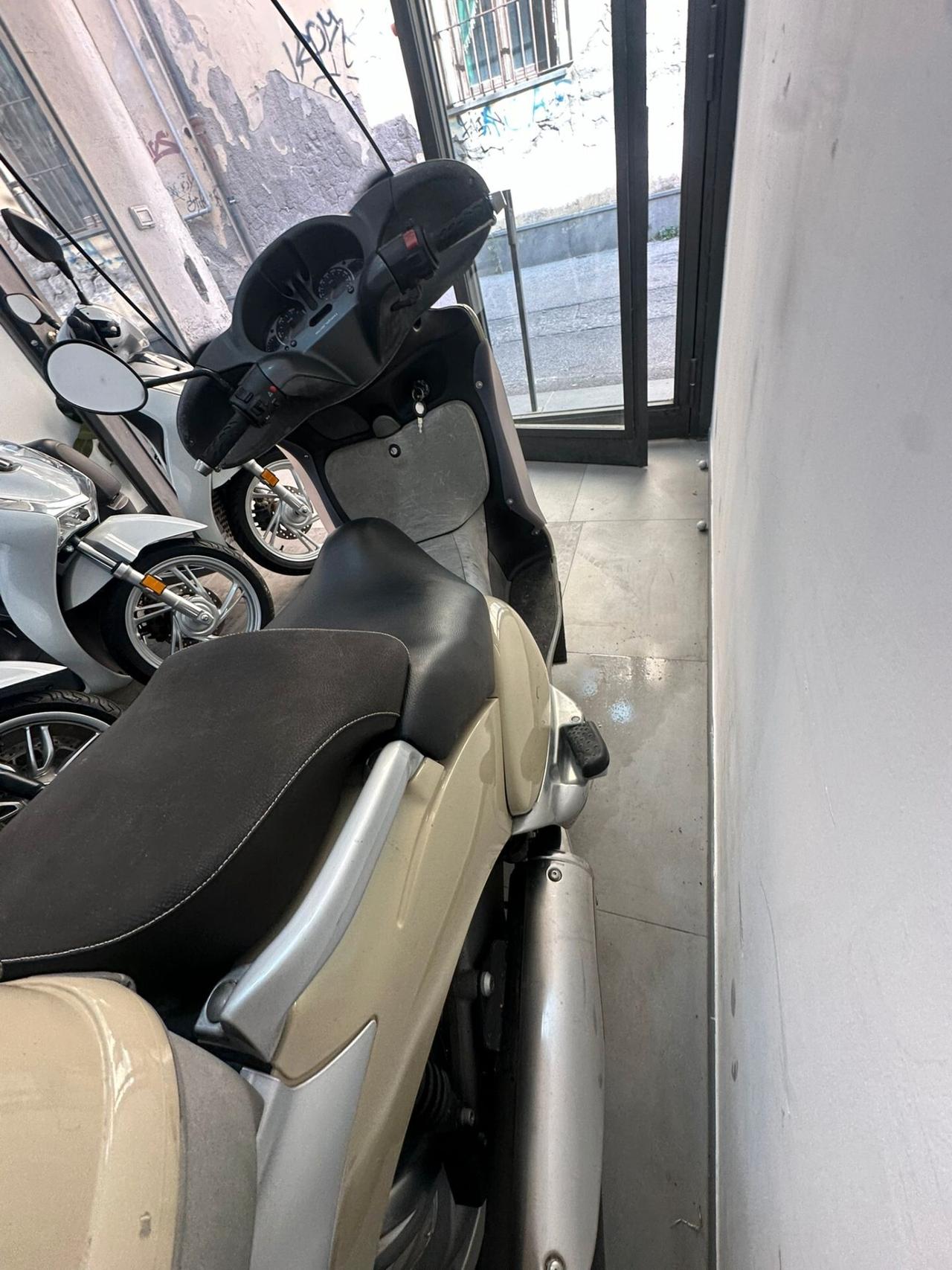 Aprilia Scarabeo 500