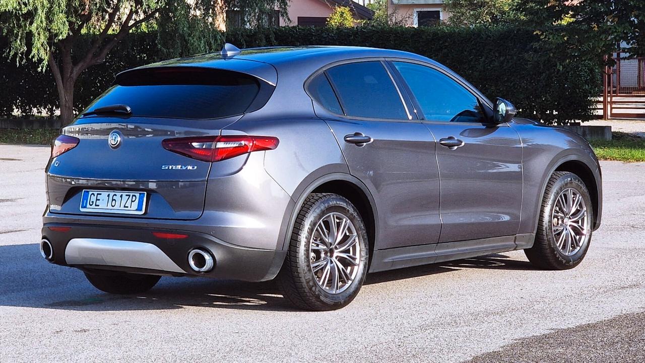 Alfa Romeo Stelvio 2.2 Turbodiesel 190 CV AT8 Q4