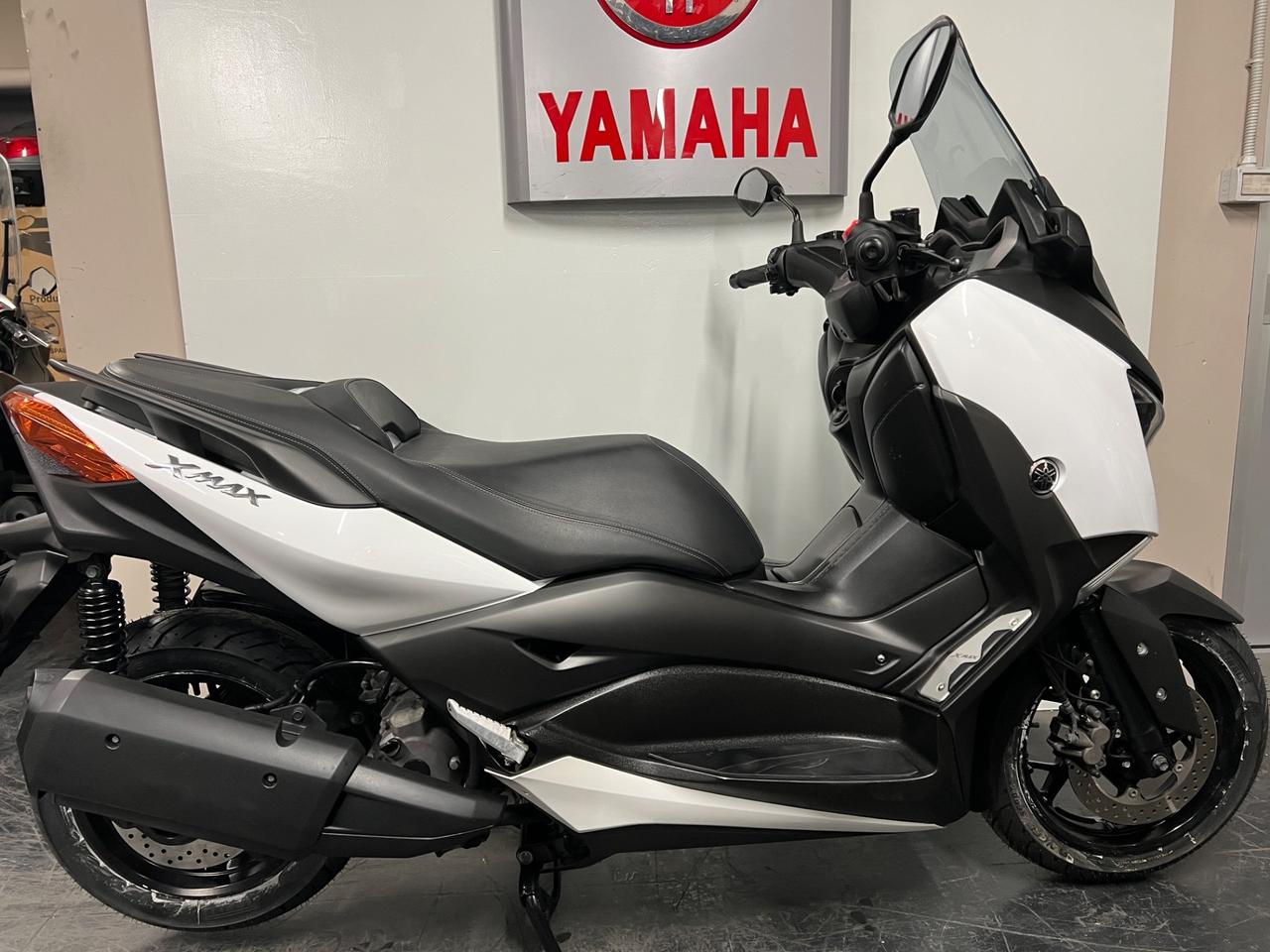 Yamaha X-Max 300