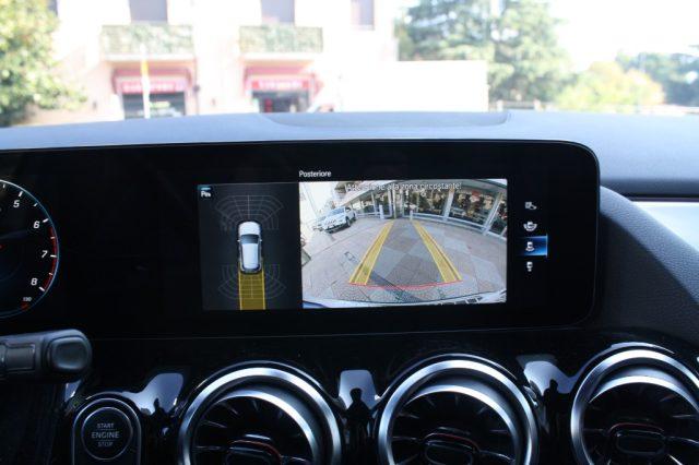 MERCEDES-BENZ GLA 200 Automatic Premium