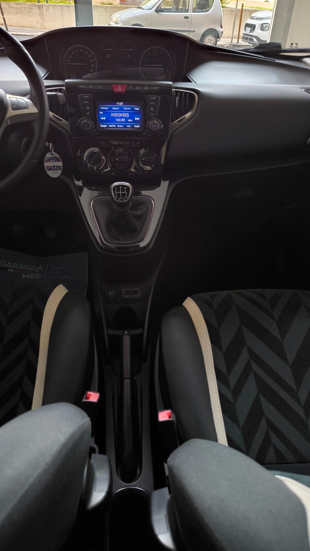 Lancia Ypsilon 1.2 69 CV 5 porte GPL Ecochic Silver