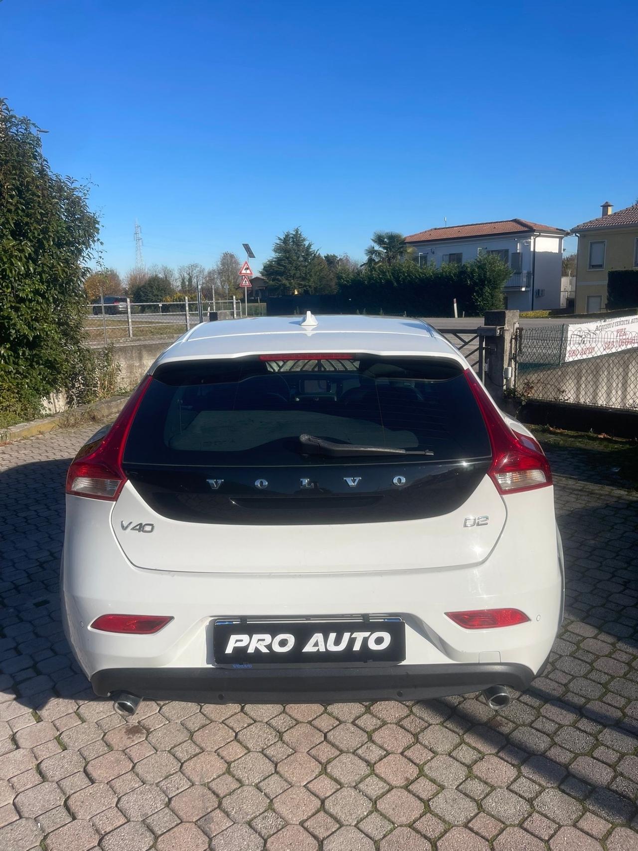 Volvo V40 D2 R-design