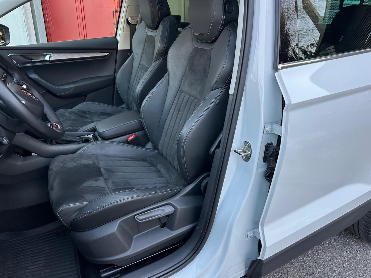 Skoda Karoq 1.5 tsi Executive dsg unipr. TETTO GARANZIA
