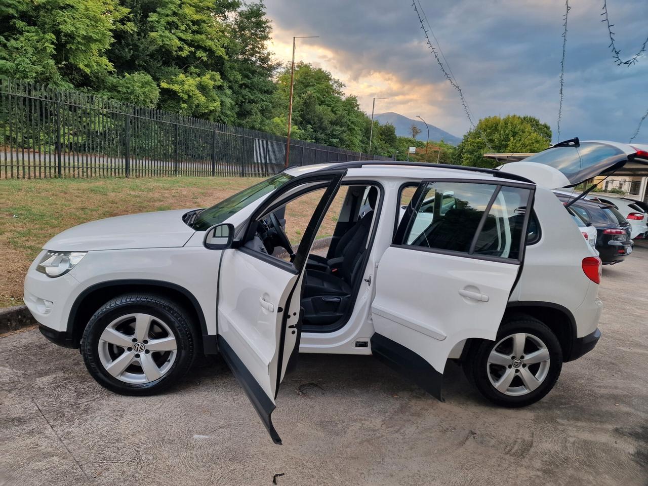 Volkswagen Tiguan 2.0 TDI DPF 4MOTION "159.000 km*