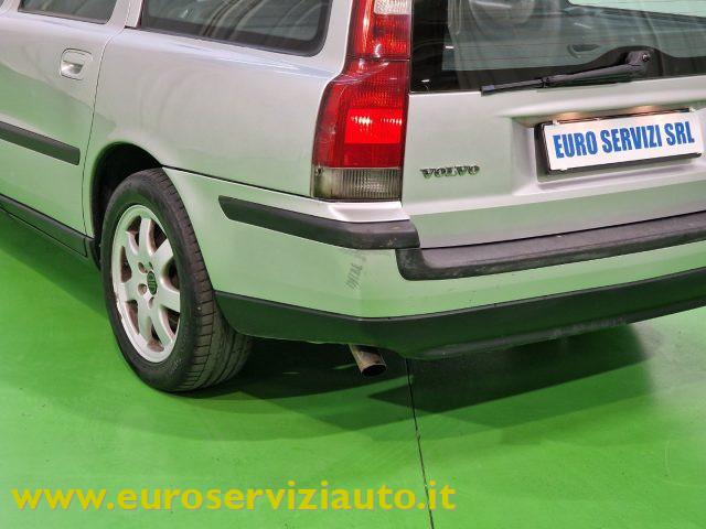 VOLVO V70 2.4 D5 20V cat