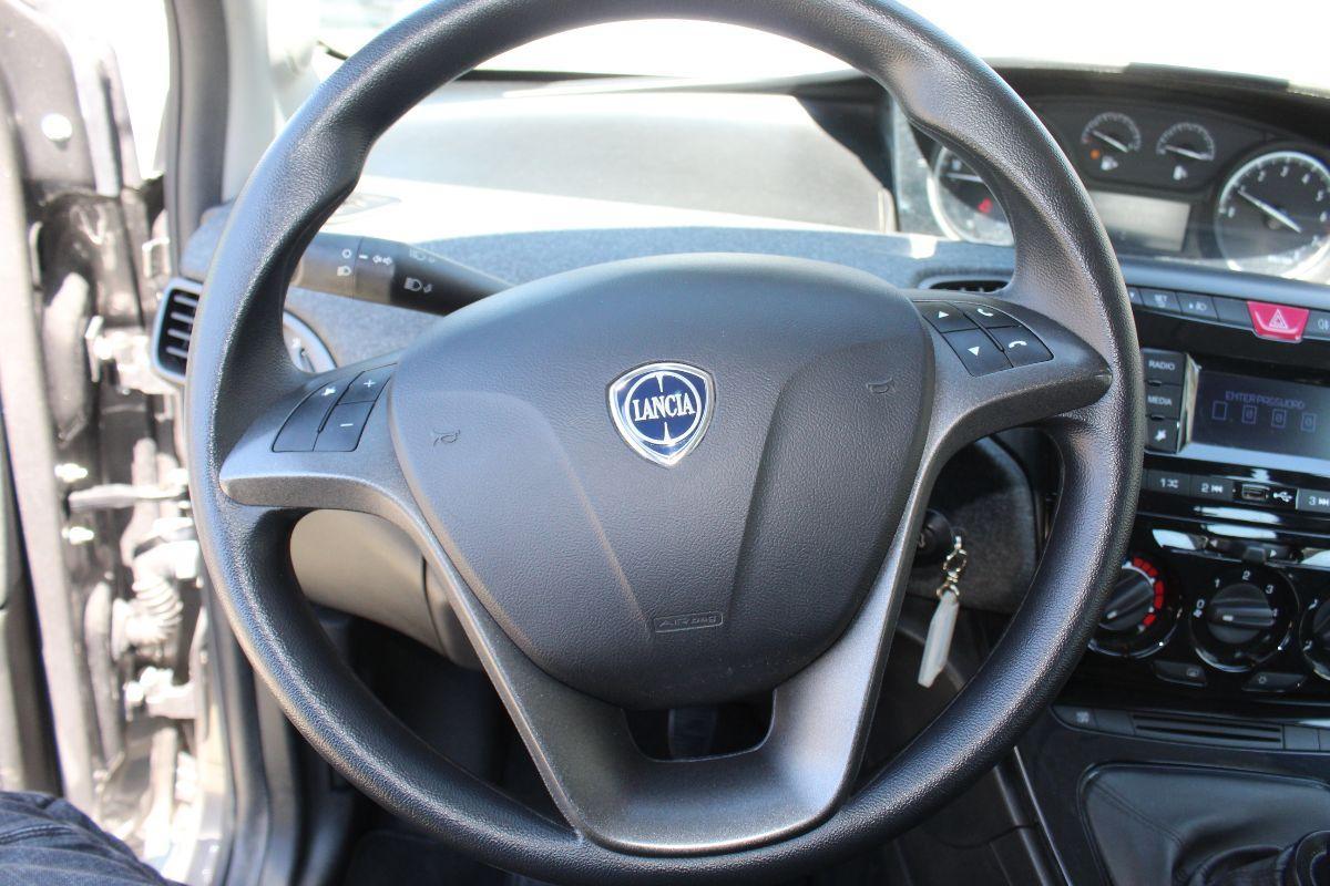 LANCIA - Ypsilon - 1.0 FireFly 5p.S&S Hyb. Gold Pl.