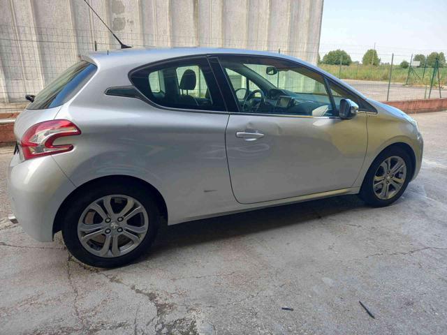 PEUGEOT 208 serie 1.2 VTi 82 CV 3 porte Allure neopatentati