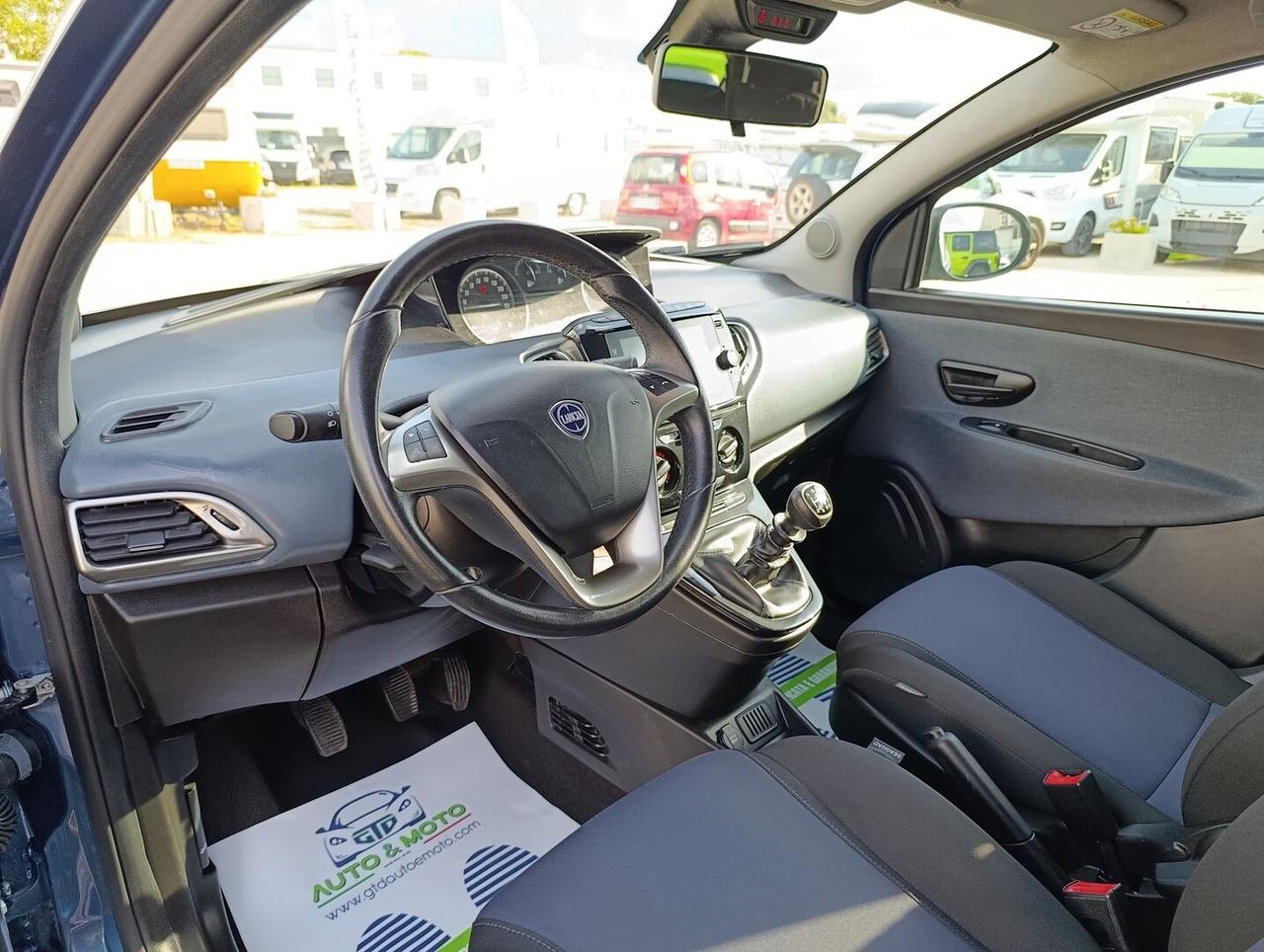 Lancia Ypsilon III 1.0 firefly hybrid Gold s&s 70cv 5p.ti