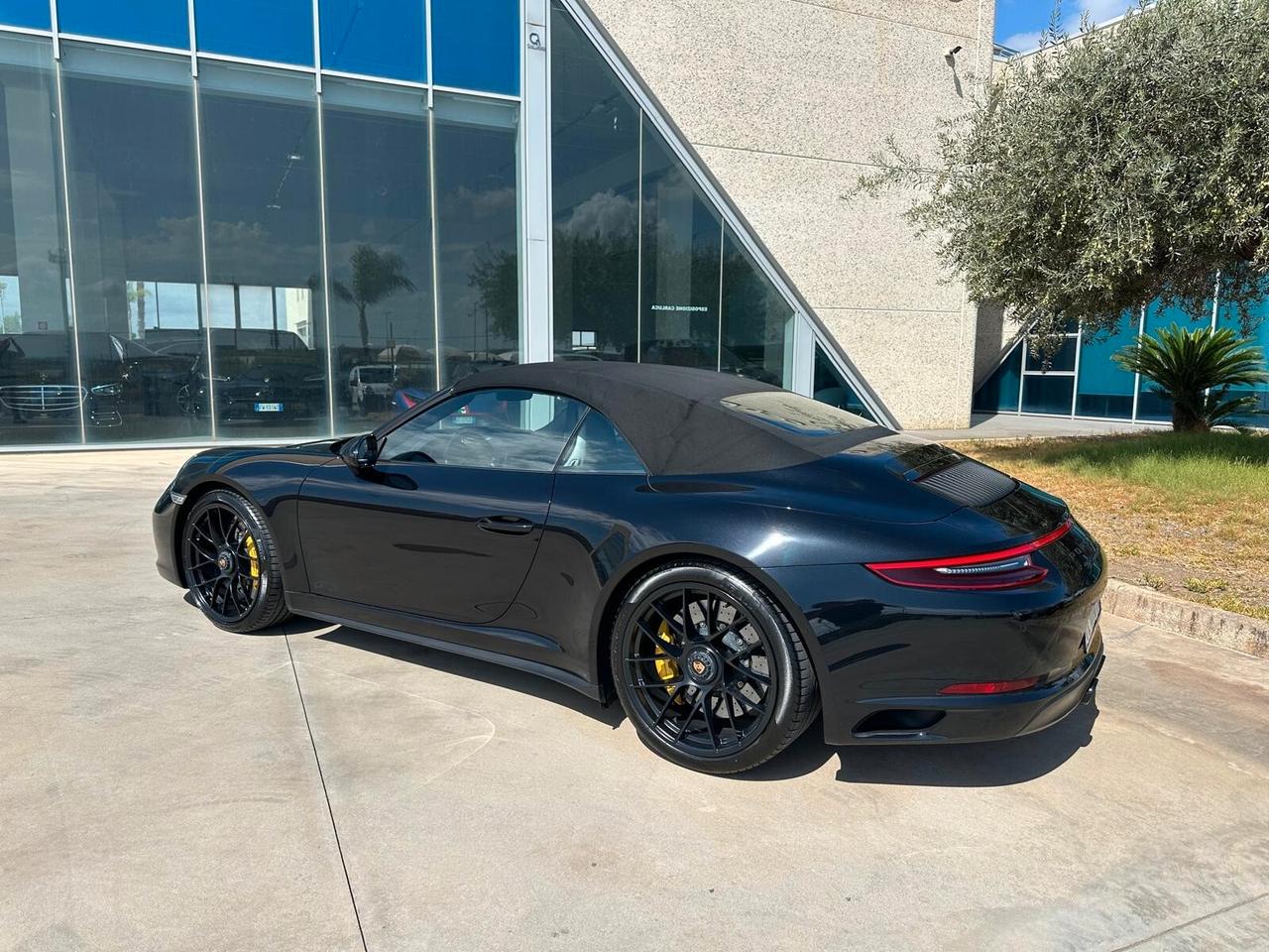 Porsche 911 3.0 Carrera GTS Cabriolet auto