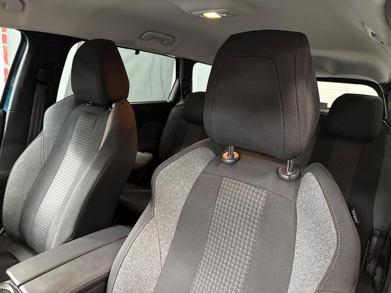 Peugeot 5008 BlueHDi 130 7Posti EAT8 Allure Pack