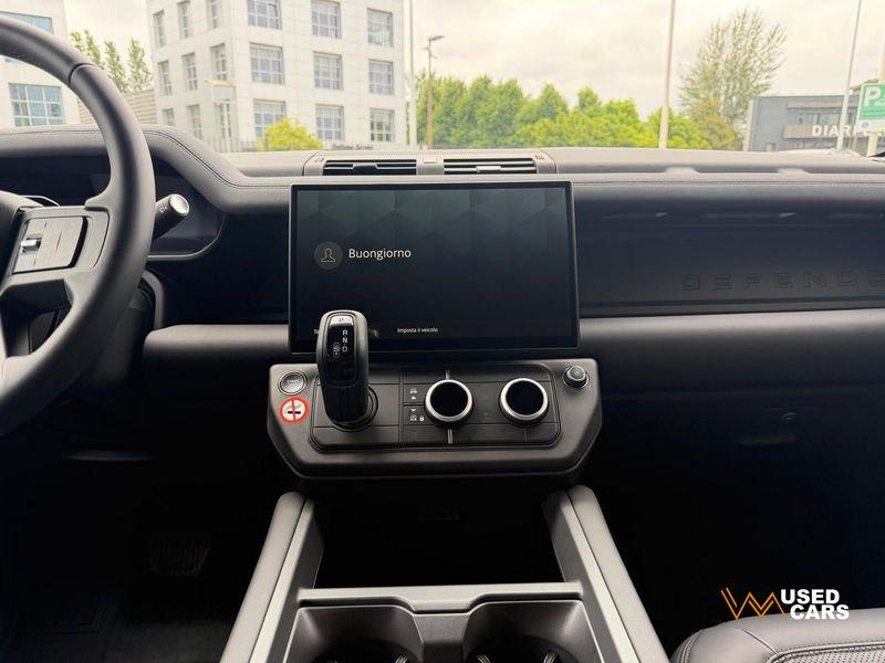 Land Rover Defender D200 AWD Auto 110 X-Dynamic SE