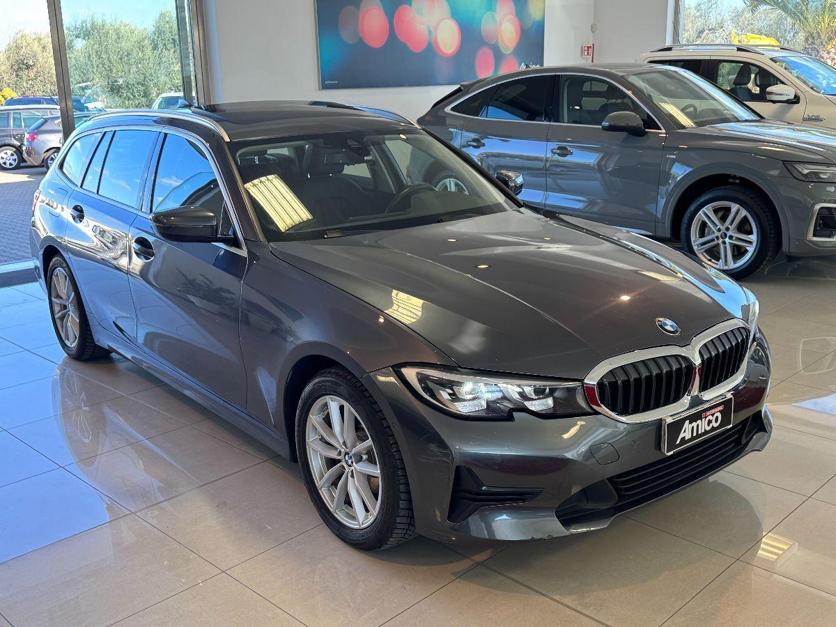 BMW Serie 3 318d Touring Tetto/Pelle/Led
