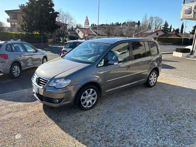 VOLKSWAGEN Touran 2.0 TDI DPF DSG Highline NEOPATENTATI