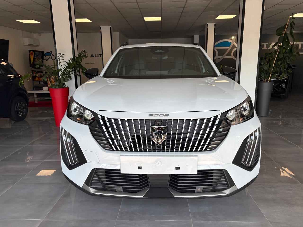 Peugeot 2008 Allure 1.2 Hybrid e-DCS6 - KMO 2026