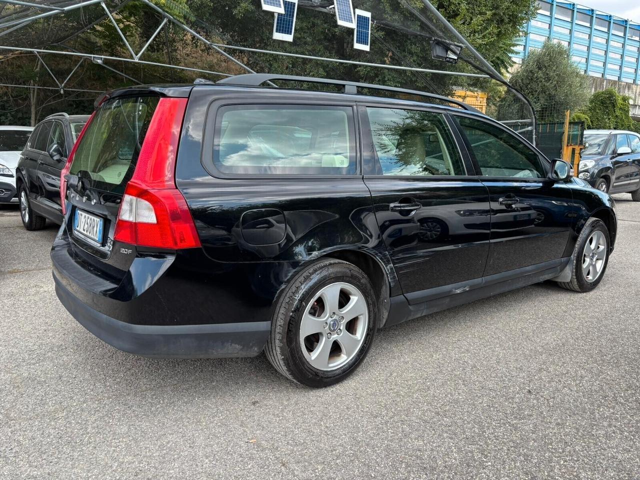 Volvo V70 2.0 F Kinetic GPL
