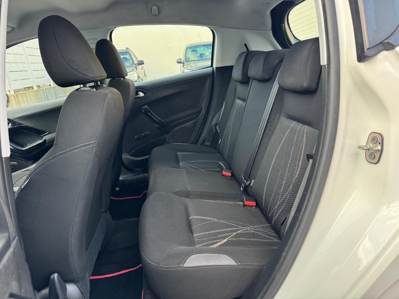 Peugeot 208 1.2 BENZINA 82CV Active 11/2013