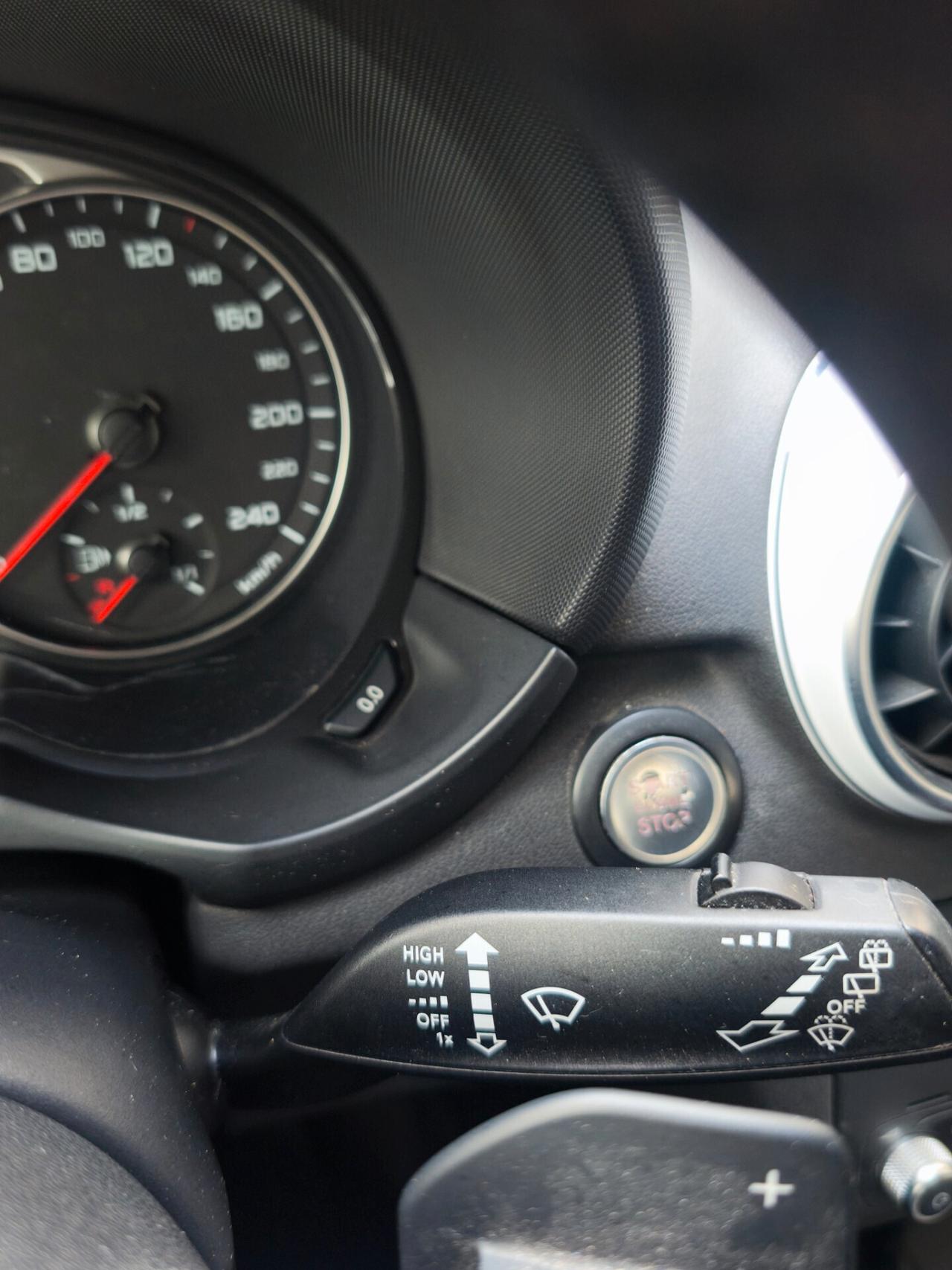 Audi A1 1.6 TDI S tronic 90cv S-line Plus 2014 Bose