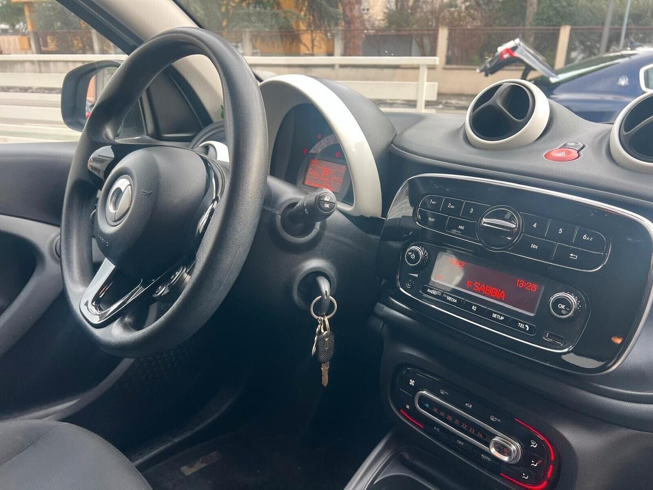 SMART FORFOUR 70 1.0 TWINAMIC PASSION AUTOM. NEOP.