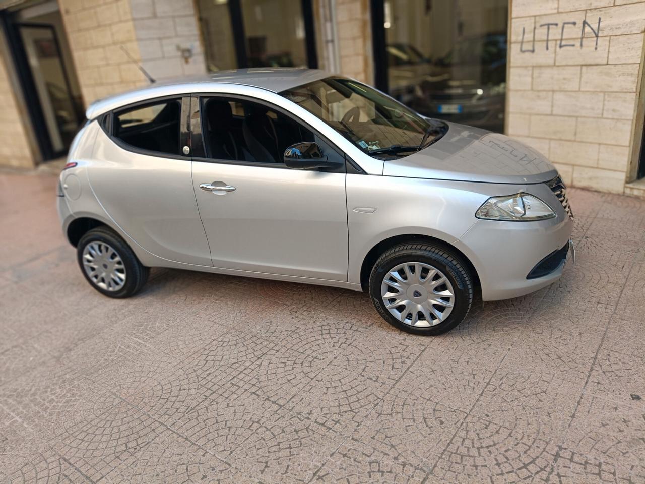 LANCIA YPSILON 900 BENZ/METANO-NEOPATENTATI-Euro5900