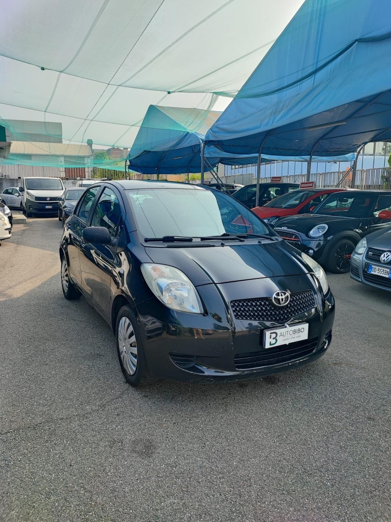 Toyota Yaris 1.0 5 porte Sol