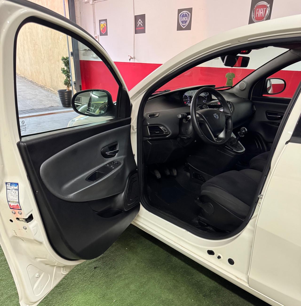 Lancia Ypsilon 1.2 69 CV 5 porte 130000 CHILOMETRI