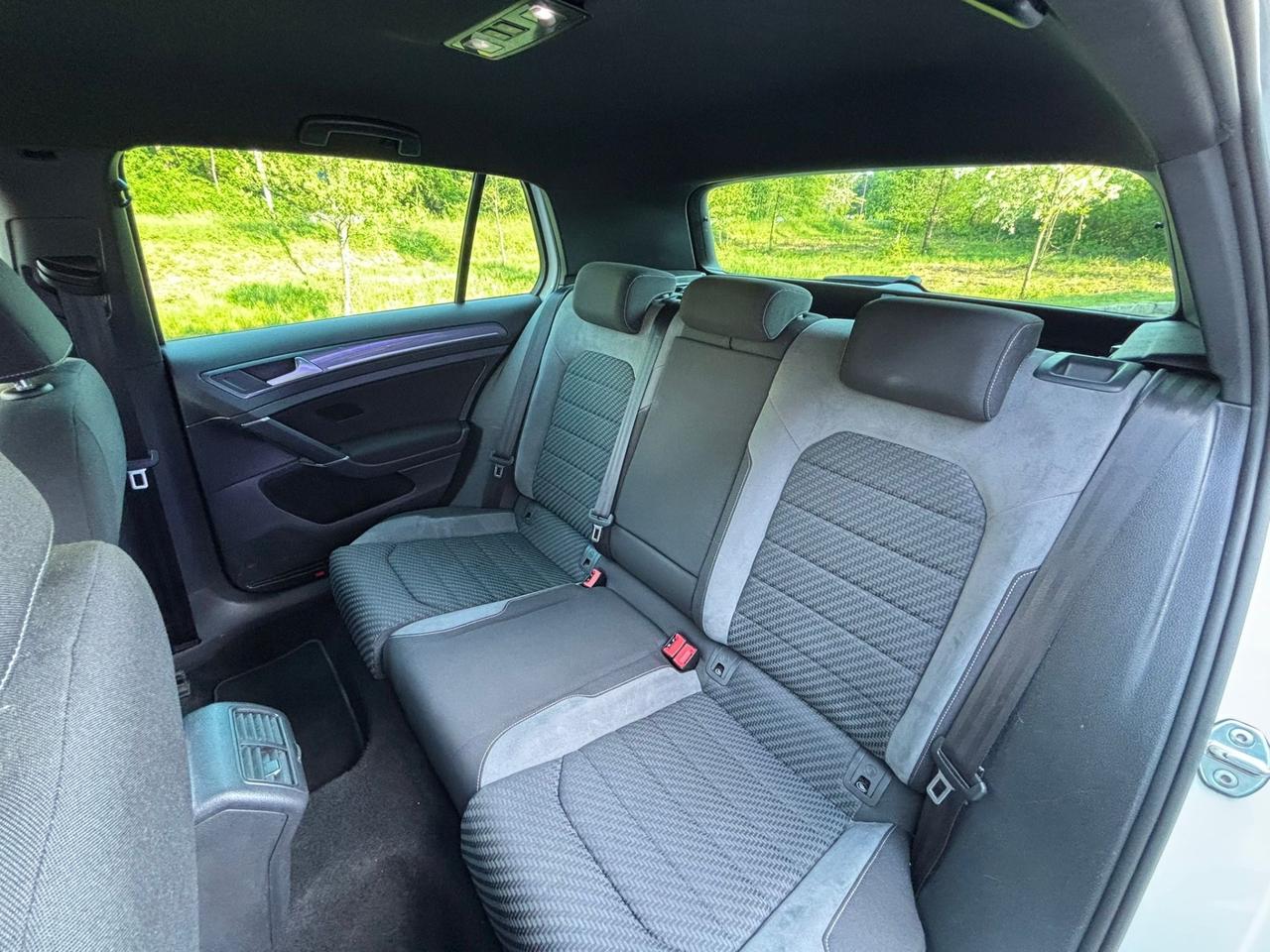 Volkswagen Golf 1.5 TSI R-LINE DSG 5p. Sport BlueMotion Technology
