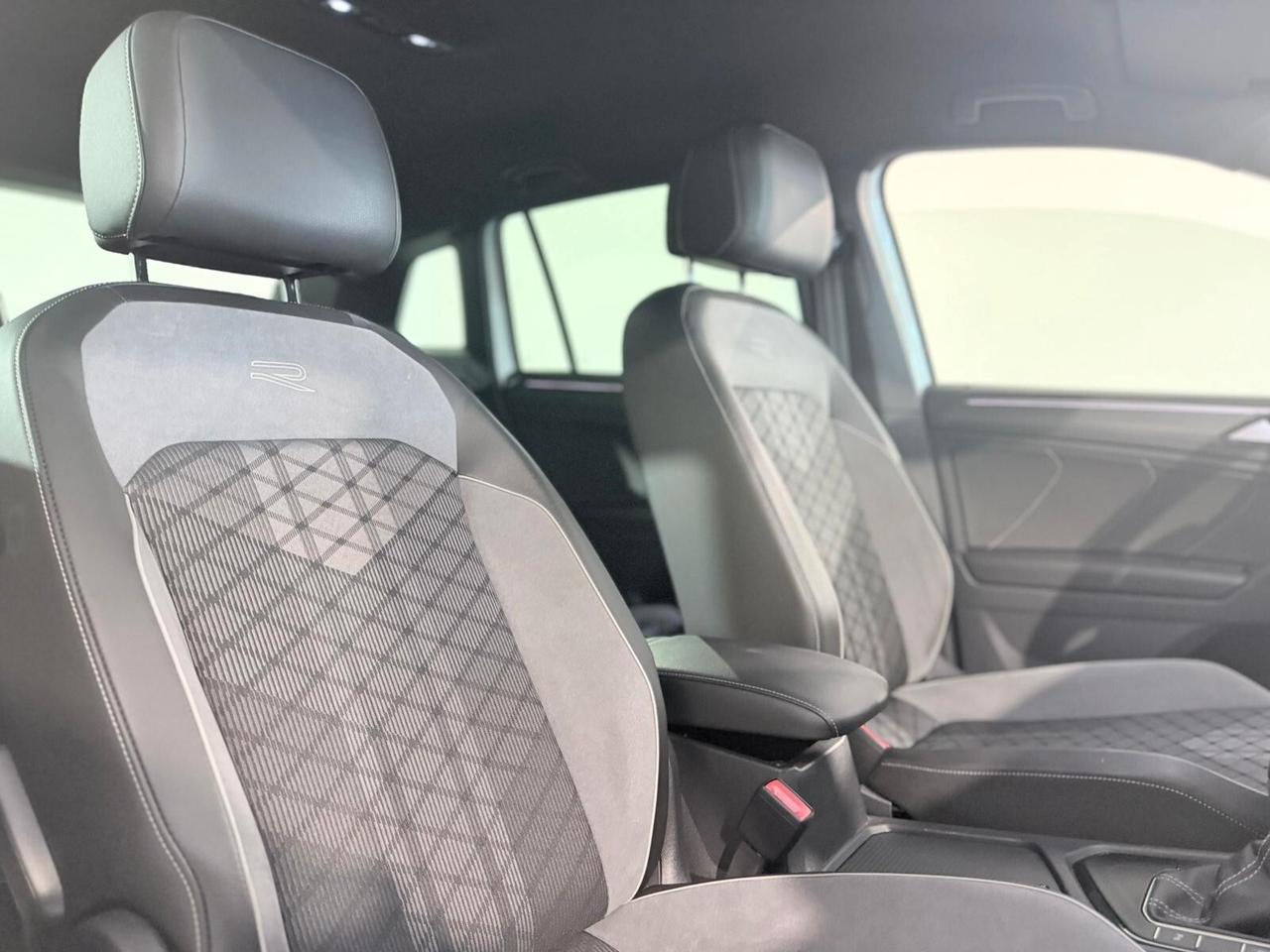 VOLKSWAGEN TIGUAN R-LINE AUTOMATICA IVA ESPOSTA