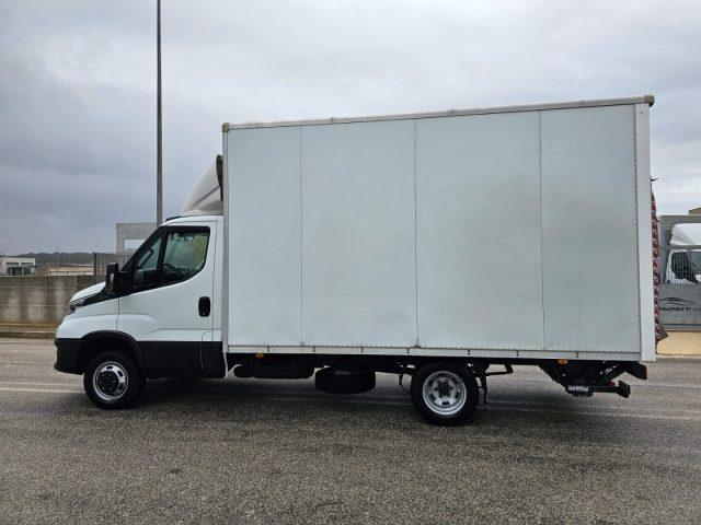 IVECO Daily 35C14 PASSO 3750 - 8 BANCALI e SPONDA