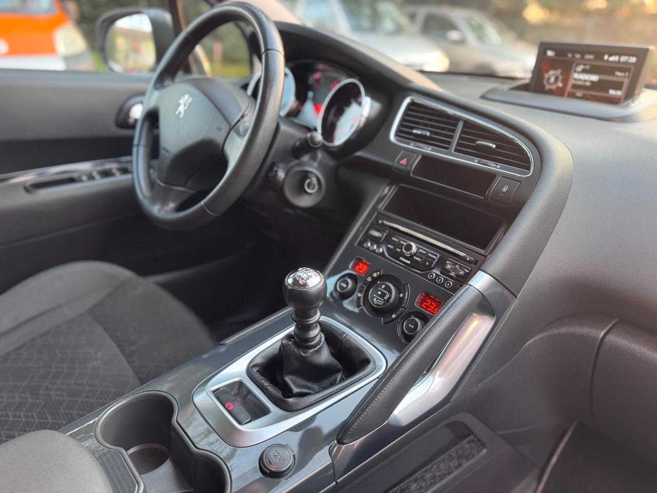 Peugeot 3008 1.6 HDi 115CV Business