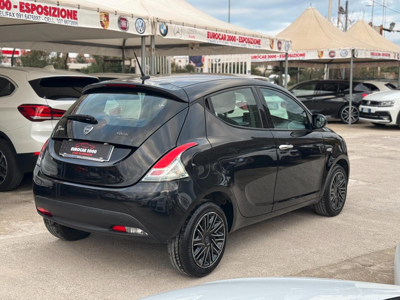 Lancia Ypsilon 1.0 FireFly 5 porte S&S Hybrid Ecochic