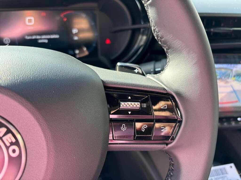 Alfa Romeo Junior 1.2 145 CV Hybrid eDCT6 Speciale KM 0 IVA ESPOSTA Tua a soli 269 Euro al mese