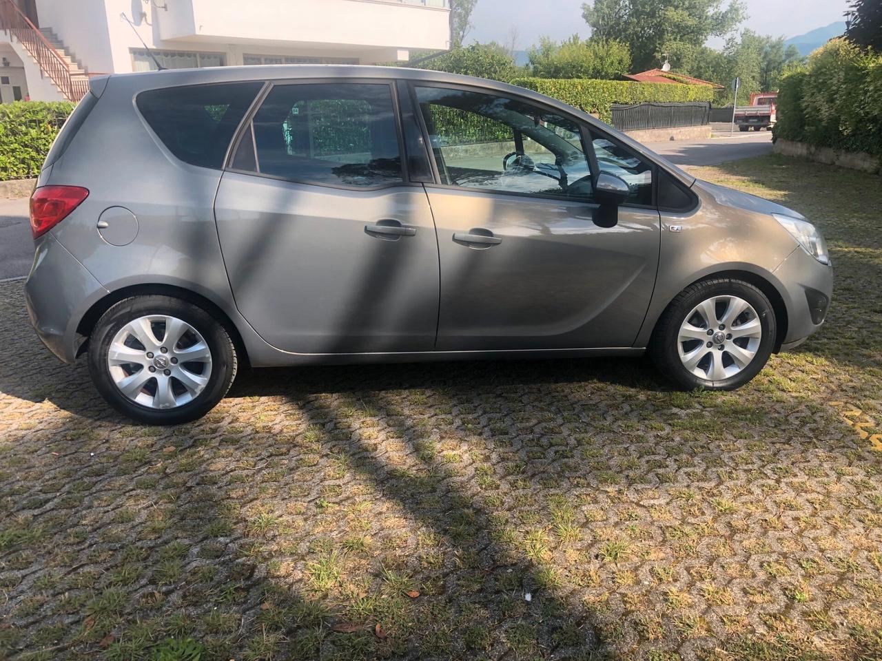Opel Meriva 1.3 CDTI 95CV ecoFLEX Cosmo