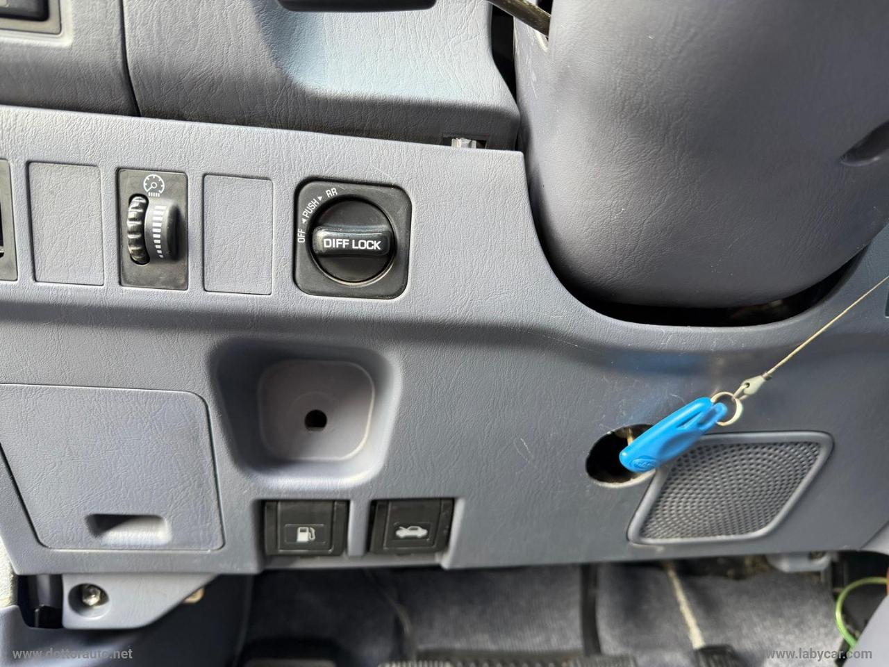 TOYOTA Land Cruiser 3.0 TD 3p. KZJ90 GX