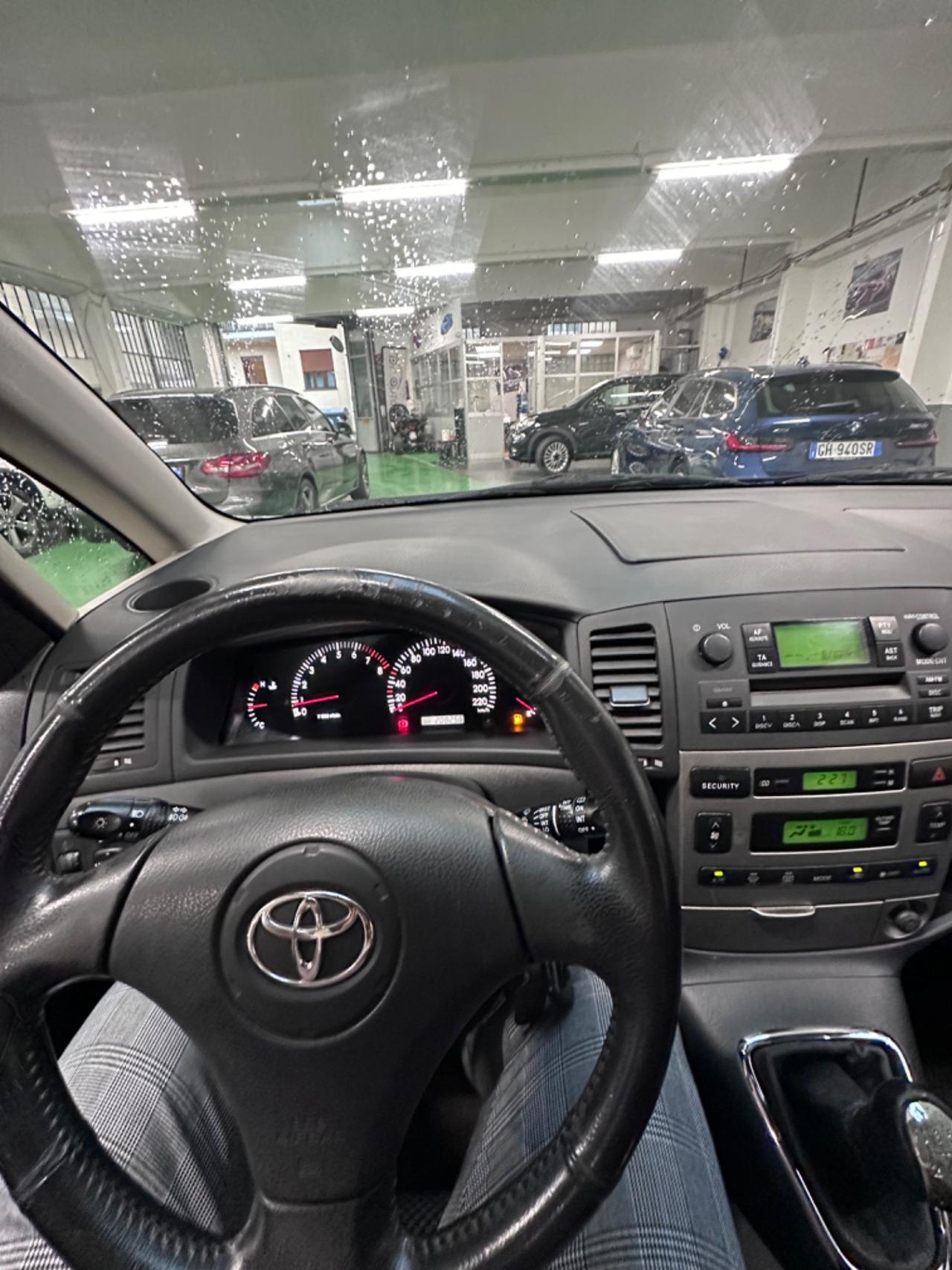 Toyota Corolla 1.4 16V 5 porte