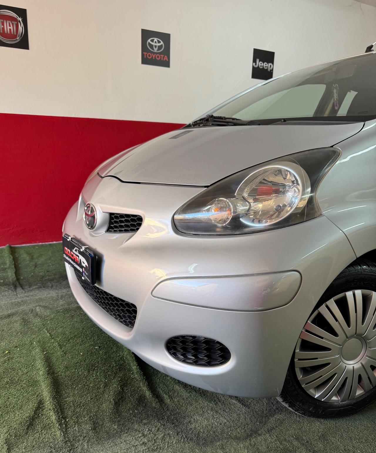 Toyota Aygo 1.0 12V VVT-i 5 porte Sol