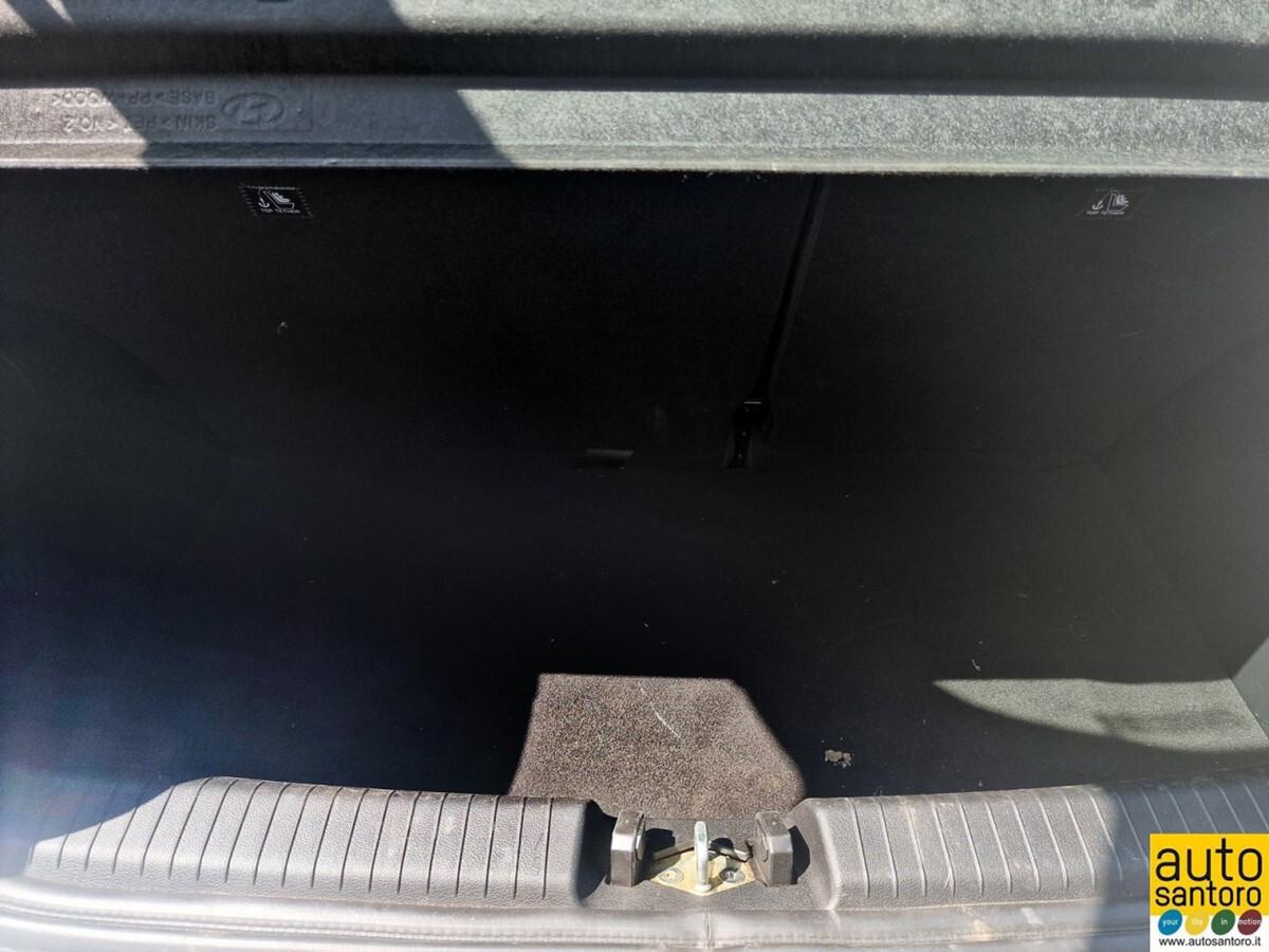 HYUNDAI I10 1.0 TECH + CONNECT PACK