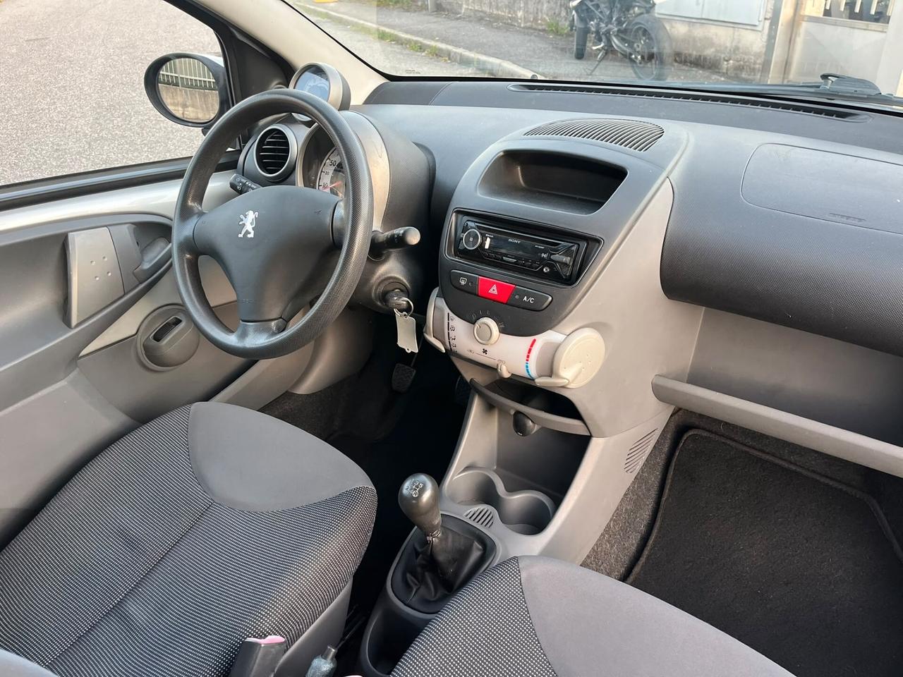 Peugeot 107 1.0 68CV 3p. SOLO 49.000 KM !!!